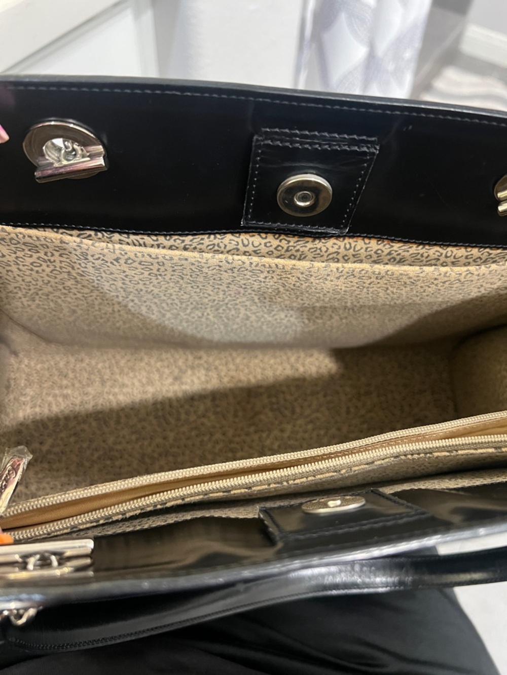 Cartier Panther vintage Leather Shoulder Tote Bag comes w authentic certificate - Picture 15 of 17